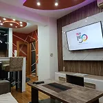 Neom Apartman, Stup, *