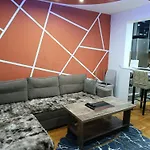 Neom Apartman, Stup, *