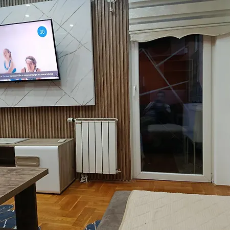 Neom Apartman, Stup,