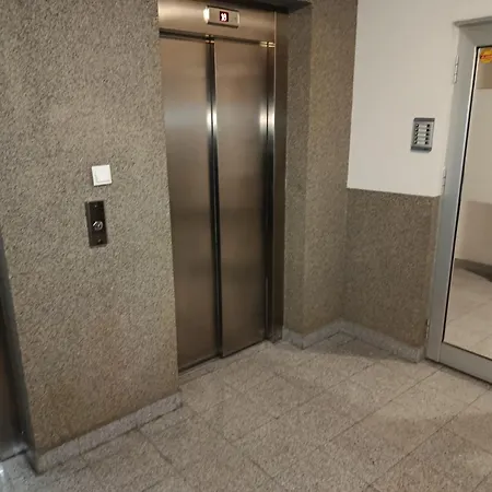Neom Apartman, Near Airport, Lejlighed