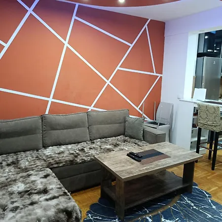 Neom Apartman, Stup, *