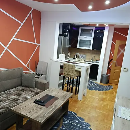 Neom Apartman, Near Airport, Lejlighed