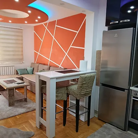 Neom Apartman, Near Airport, Lejlighed *
