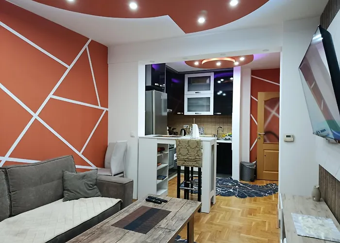 Apartment Neom Apartman, Stup,