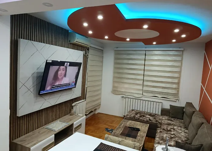 Apartment Neom Apartman, Stup,